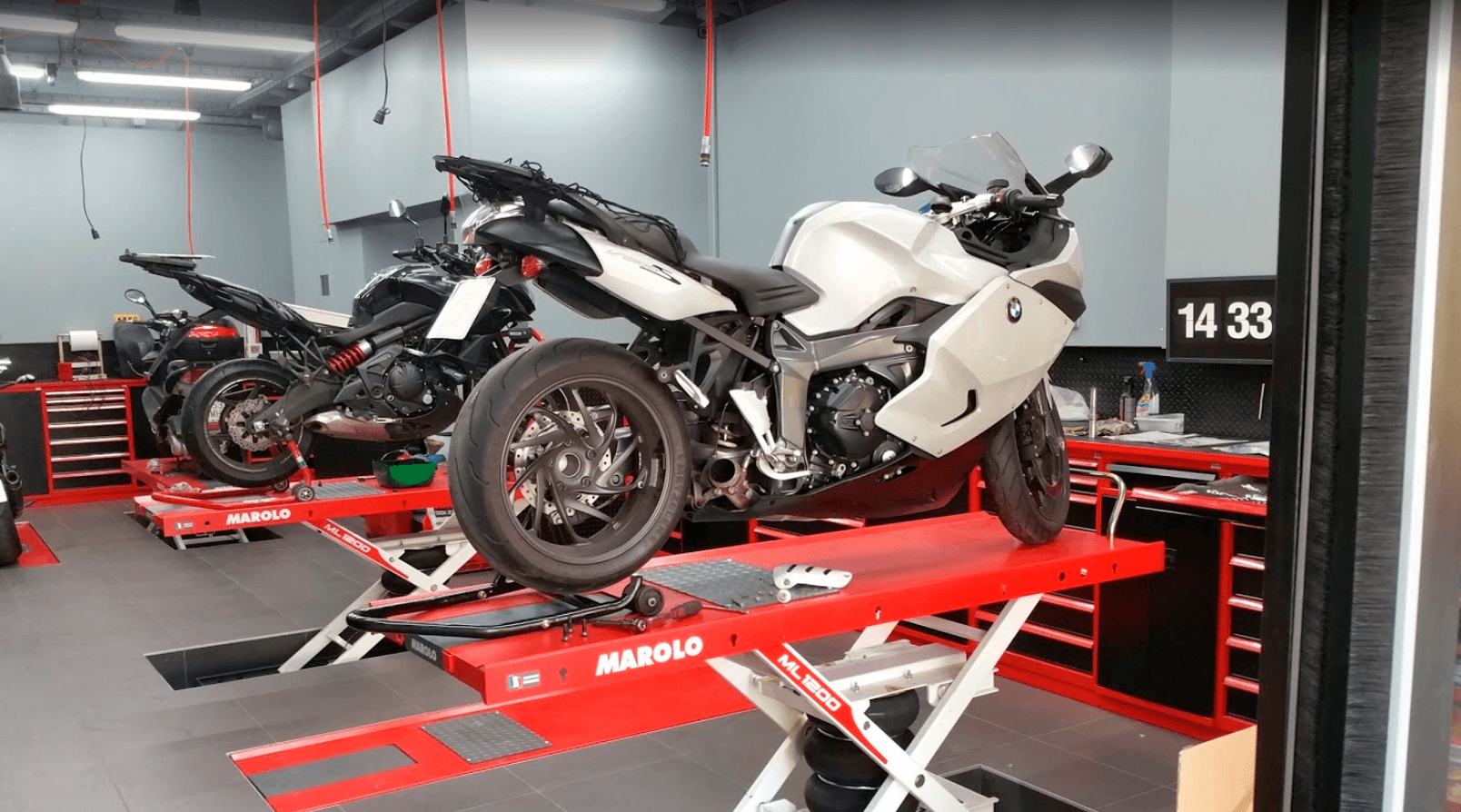 Quienes somos taller motos madrid 7 - Quienes somos